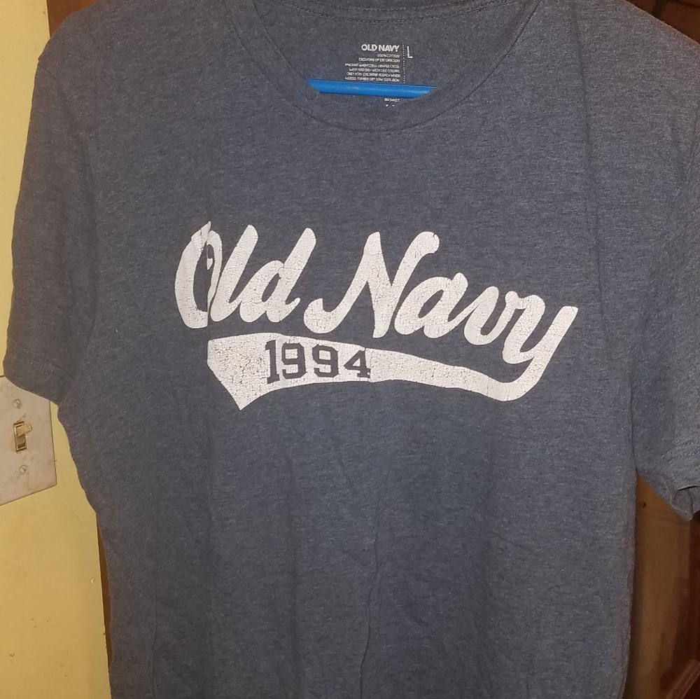 Old Navy tshirt